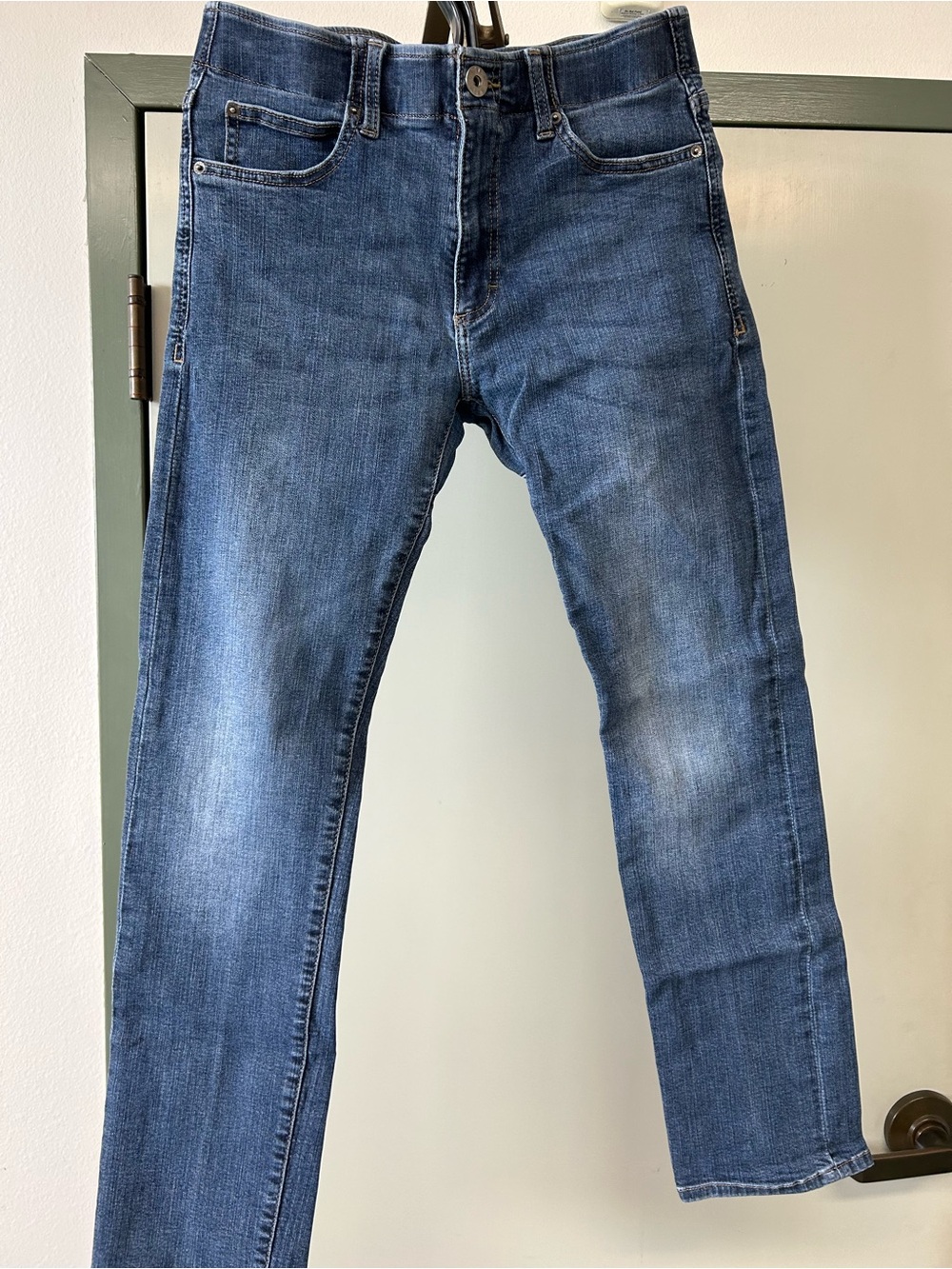 Lee Men's Extreme Motion Slim Fit Jeans in Blue Denim